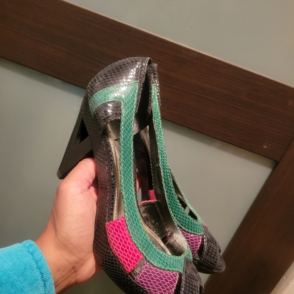 Womens shoes - Picture 3 of 5